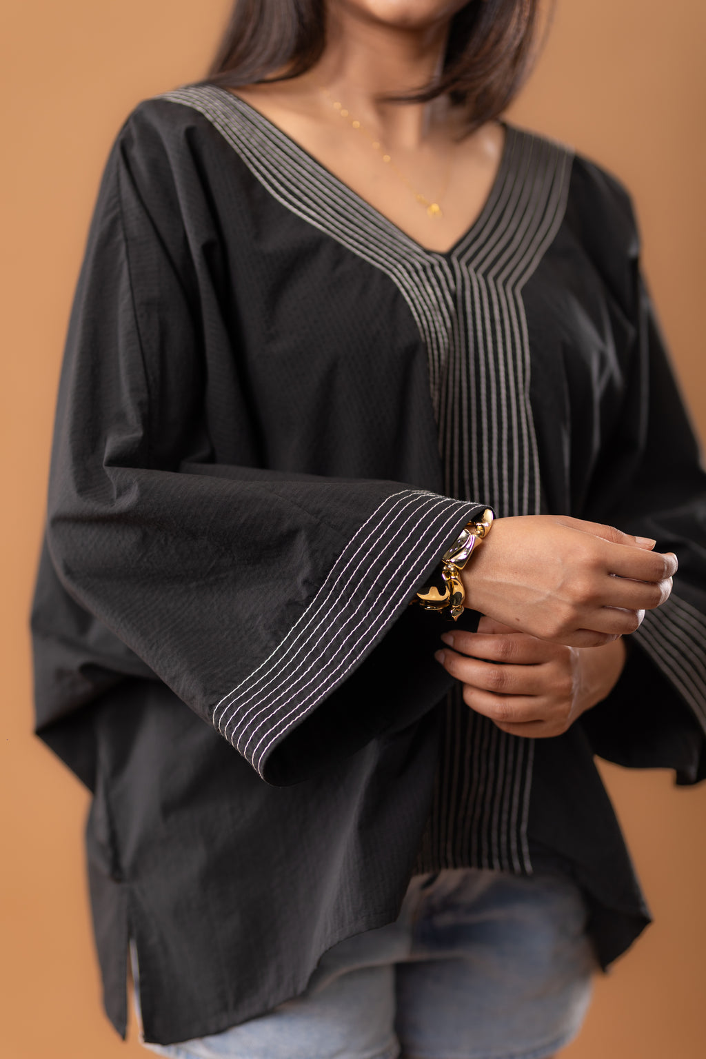 Noir Line Top